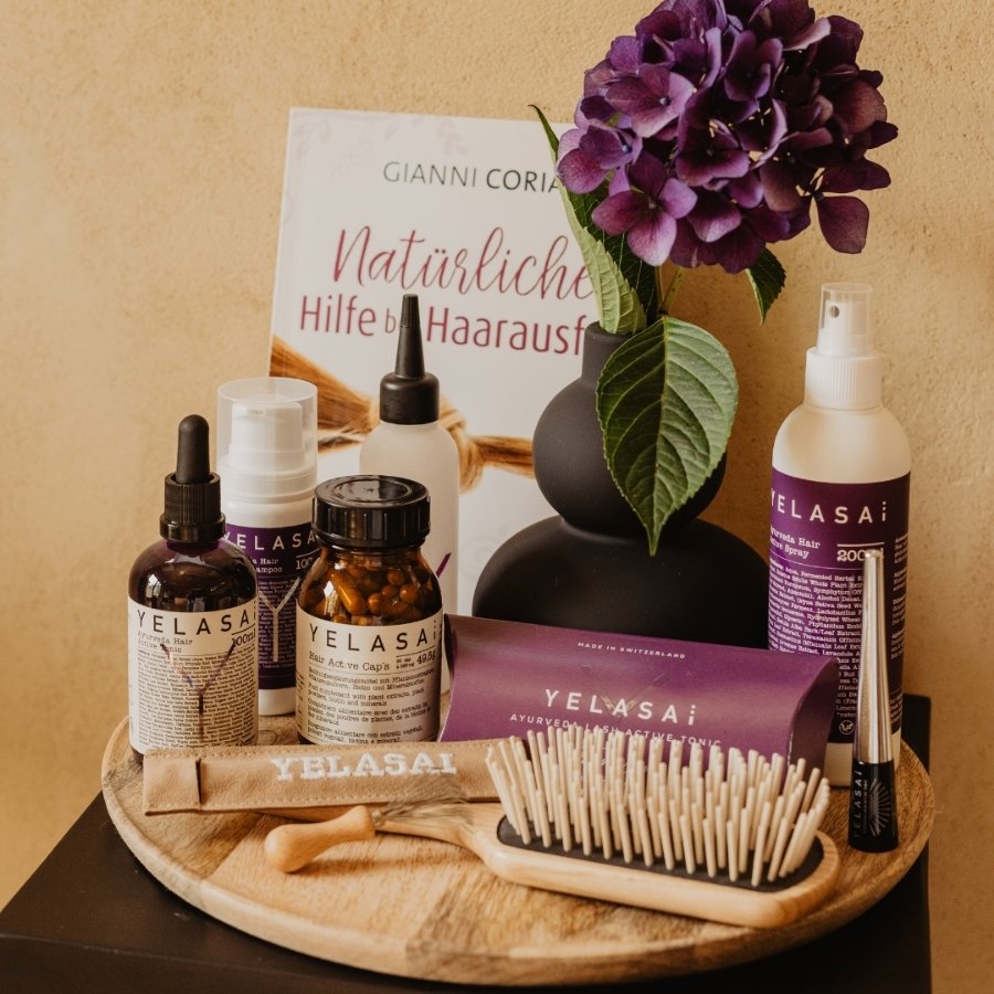 natürlicher Leave-in Conditioner neben weiteren Produkten